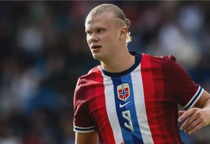 埃及队非洲杯赛后没有接受媒体采访，被非洲足联处罚5000欧元（埃及队因非洲杯赛后未接受媒体采访遭非洲足联罚款5000欧元）