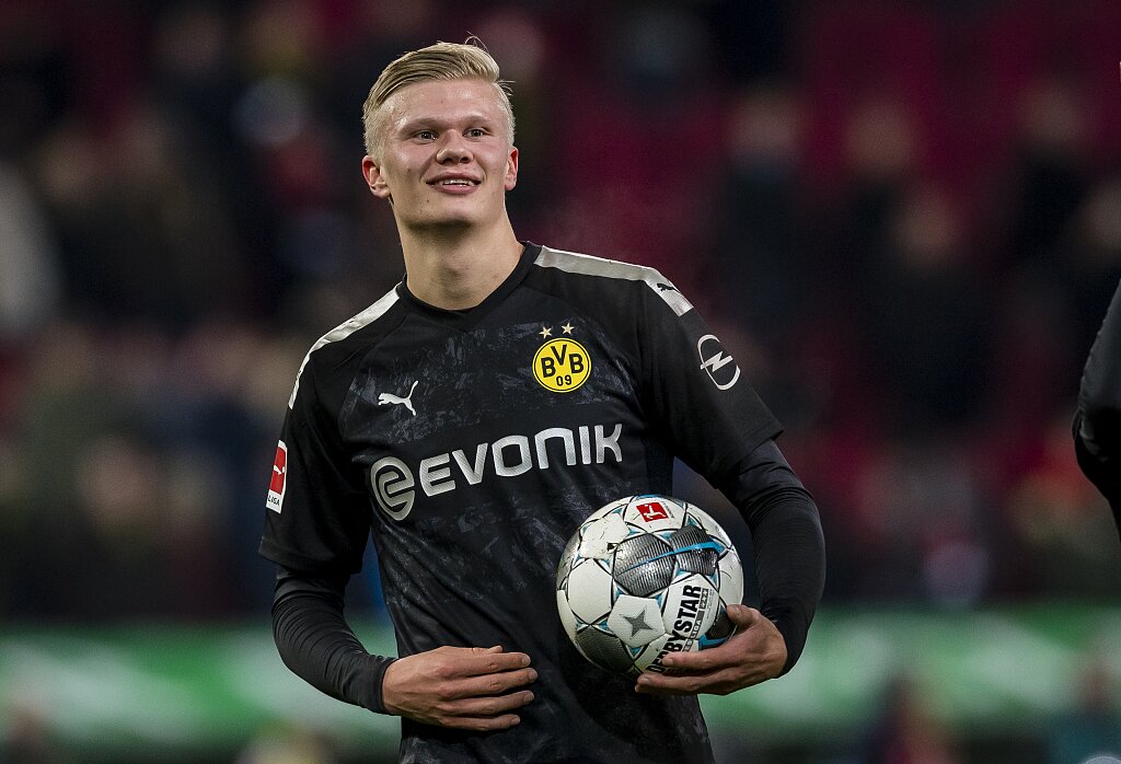 迈阿密国际vs纳什维尔：梅西、布斯克茨、阿尔巴首发出战（迈阿密国际对阵纳什维尔：梅西携布斯克茨、阿尔巴先发登场）