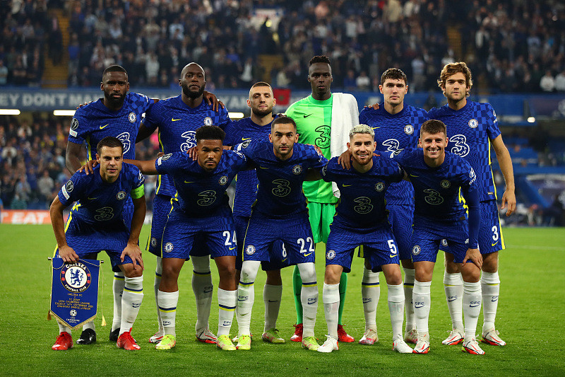 巴萨3-1马竞四分领跑积分榜，拉菲尼亚建功，莱万失点（巴萨3-1击退马竞，以4分优势领跑积分榜，拉菲尼亚破门，莱万罚丢点球）