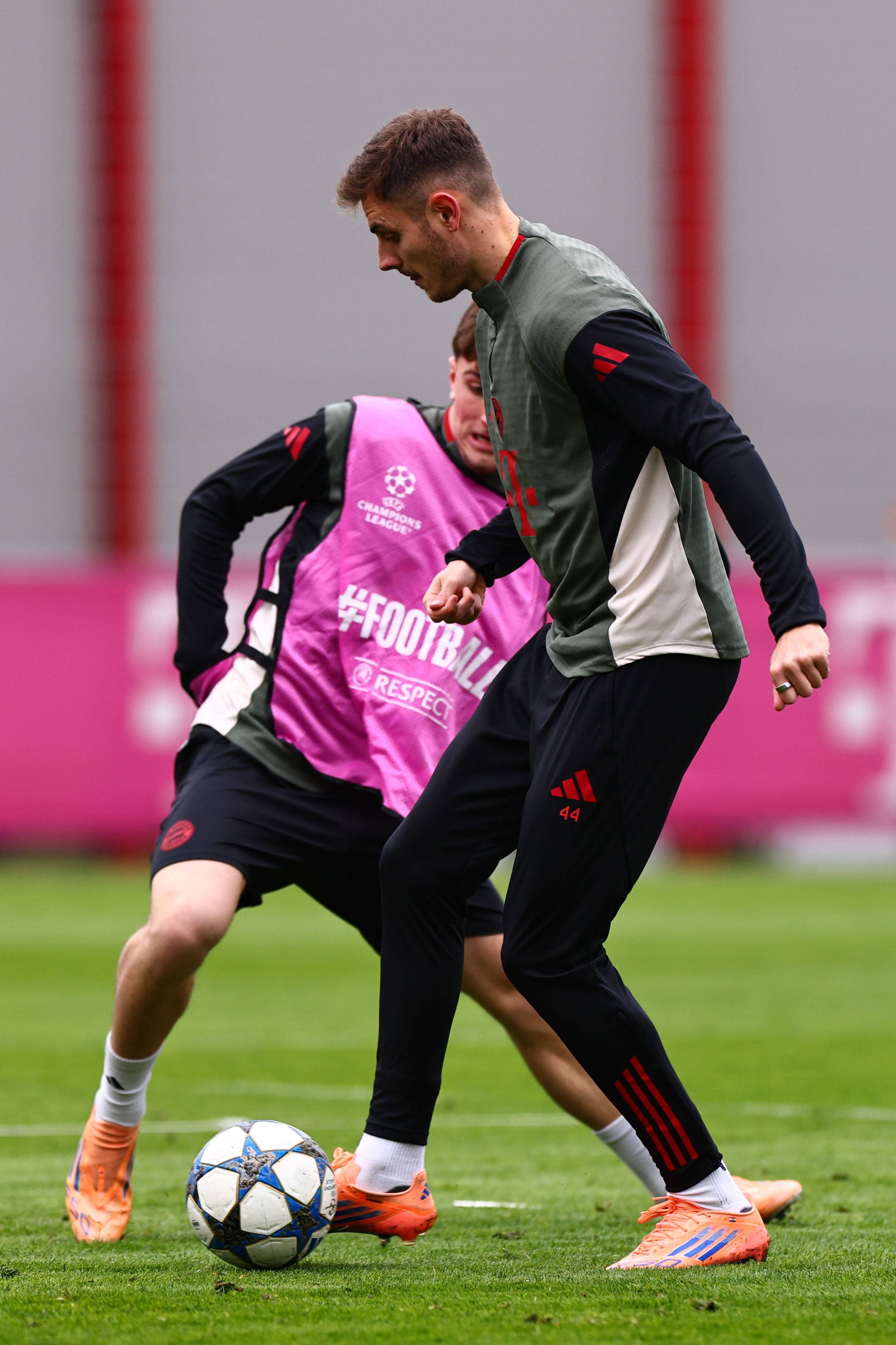 💡早报：利物浦1-0小胜国米；巴萨、拜仁皆逆转获胜（晨报：利物浦1-0险胜国米，巴萨和拜仁均完成逆转告捷）