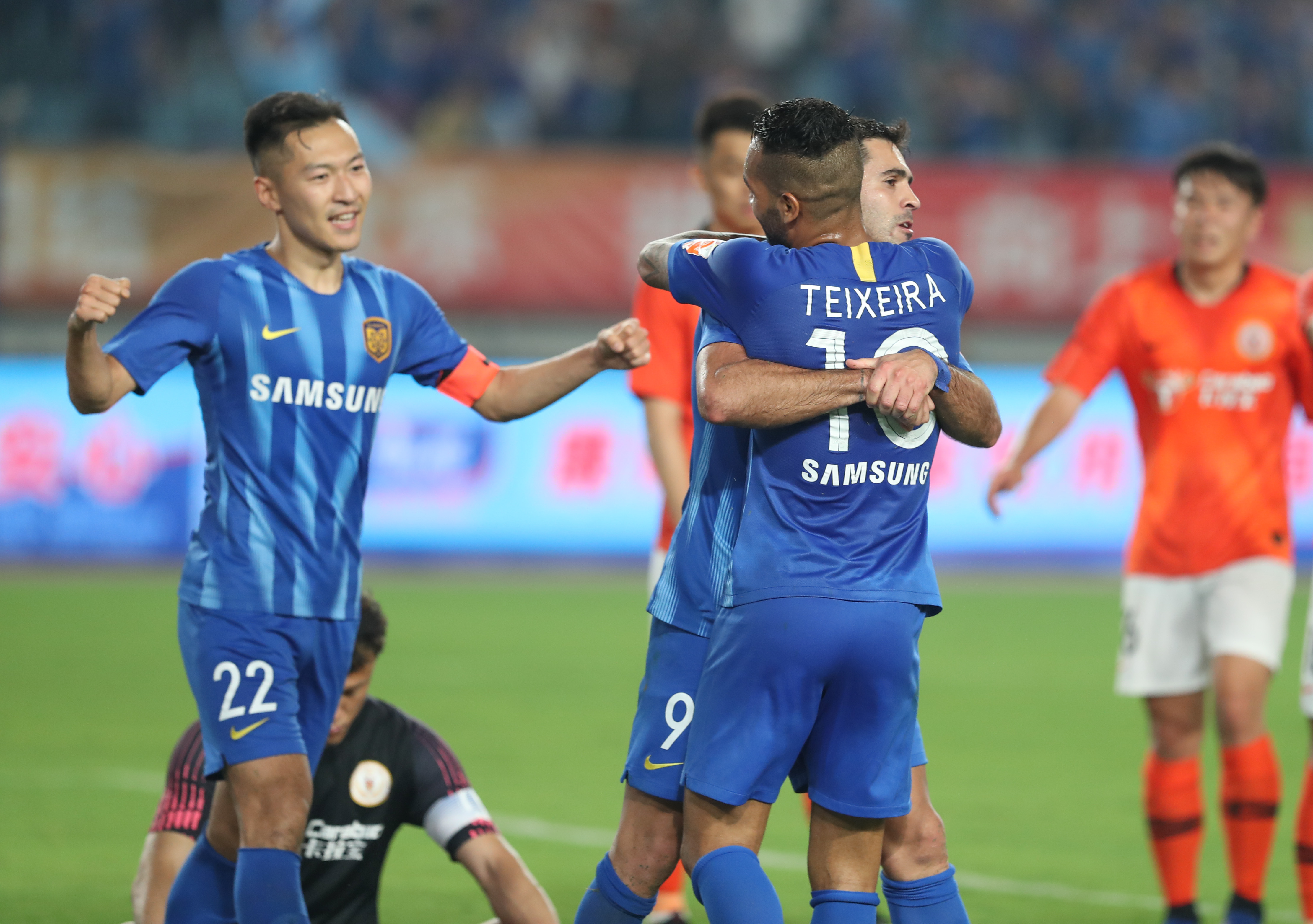 记者：迈阿密国际正与塔列雷斯就33岁阿根廷门将吉多进行谈判（记者：迈阿密国际与塔列雷斯洽谈引进33岁阿根廷门将吉多）