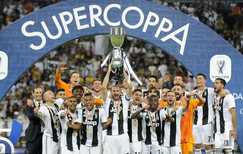 与4结缘，多特5轮欧冠联赛有4轮打入4球，剩下1轮被曼城进4球（多特的“4”魔数：欧冠5场中4场进4球，另一场被曼城打入4球）