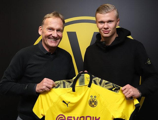 世体：阿隆索回归获利物浦球迷热烈欢迎，阿诺德却遭嘘声相待（世体：阿隆索归来获红军拥趸热烈致意，阿诺德反遭嘘声）